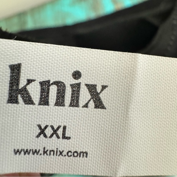 Knix Deep V-Neck Plunge Black Lace Bra Wireless Wire Free Size XXL NWT - Picture 10 of 10